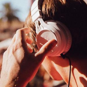 日本男同性恋色情在线视频
